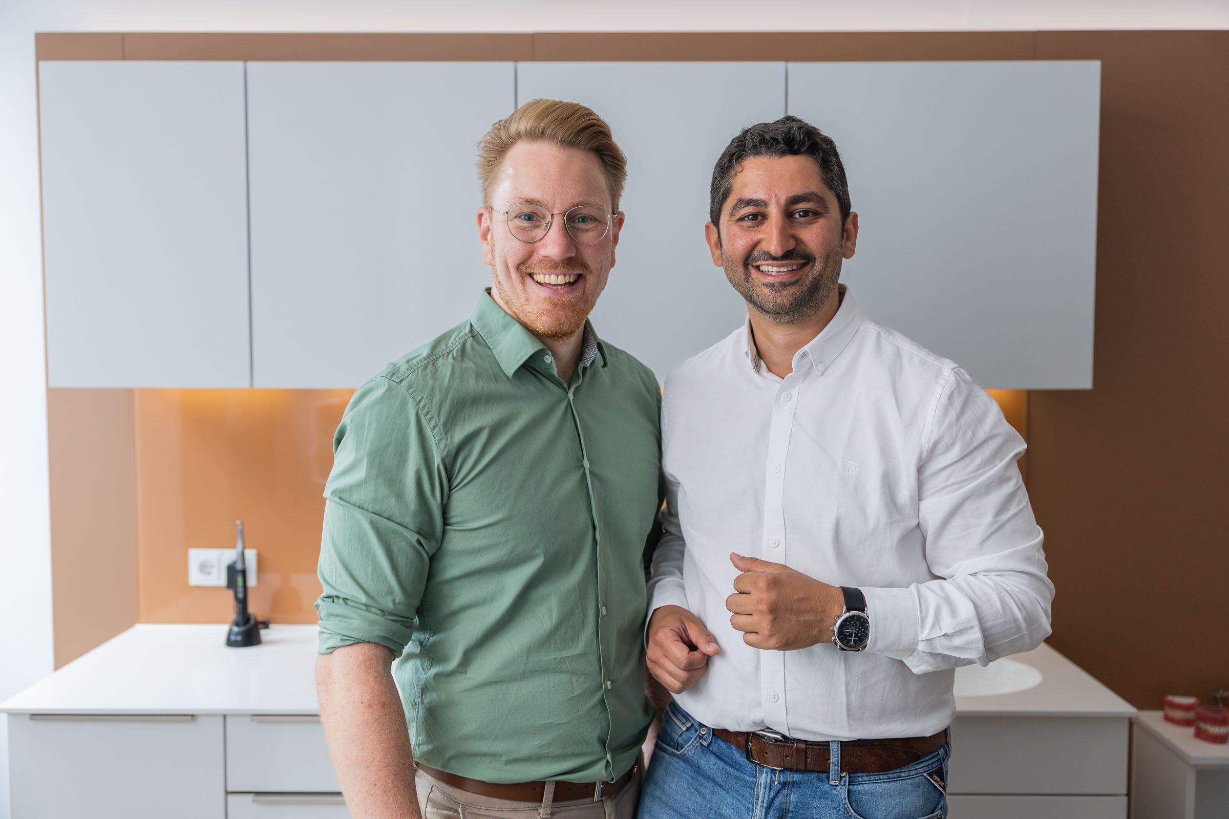 Kieferorthopäde Frankfurt – Dr. Krüger und PD Dr. Sayahpour bei Skyline Kieferorthopädie im Europaviertel Frankfurt